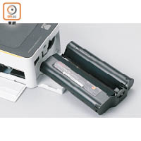 專用的熱昇華色匣，可打印出40張4R相片。