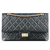 2.55手袋飾以長方形的Mademoiselle Lock。$42,900（大）（A）