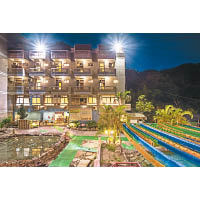 安通溫泉飯店坐落於花東縱谷間，擁有青山碧水的秀麗環境。