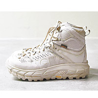 HOKA ONE ONE Tor Ultra Hi Wp米白色行山靴 約$2,600（C）