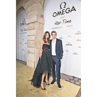 Omega在早前巴黎Her Time展覽中，宣布邀請Cindy Crawford的子女Kaia Gerber（左）及Presley Gerber（右）擔任品牌形象大使。