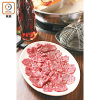 尾龍即牛後腿肉，肉味濃且嚼勁十足。