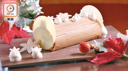 栗子樹頭蛋糕：外層的栗子蓉香滑不太甜膩，而海綿蛋糕香軟富彈性，美味又應節。