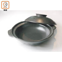 瓦煲或瓷煲受熱均勻，適合用來煮煲仔飯。