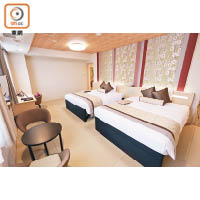 房間寢具經特別挑選，能迎合不同客人的睡眠需要，而且特選榻榻米作地板，令住客倍感舒適。