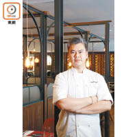 黃永達師傅入行20年，由中菜做起，近10年轉戰西餐，曾於著名米芝蓮餐廳任職，現為九龍塘一間主打韓國蒜頭菜餐廳主廚。