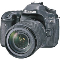 Canon 80D單反相機採用APS-C感光元件，支援ISO 16,000感光度，機身輕巧有着高機動性。<br>售價：$8,480（淨機身）（a）