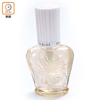 PAUL & JOE閃金透亮妝前隔離霜 $300/30ml（D）<br>蘊含補濕精華成分，啫喱基底含有大小不一的金色珠光微粒，為肌膚增添亮麗光澤和立體感。