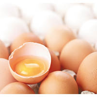 蛋卷中豐富的蛋香百分百來自新鮮農場雞蛋，絕非蛋精及香料貨色可媲美。