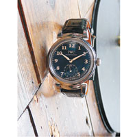 Da Vinci Automatic Edition“150 Years”小秒針腕錶，上鏈系統的棘爪或凸輪等耗能較高的零部件，均採用幾乎無磨損的陶瓷製造，限量500枚。$75,600
