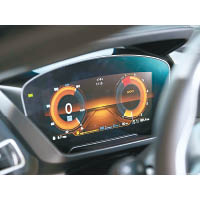 數碼化儀錶板可清晰地顯示不同的行車資訊。