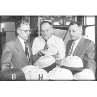 1954年New Era將全封式棒球帽重新設計，並命名為59FIFTY，自此Fitted Cap與59FIFTY就劃上等號。