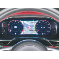 數碼錶板備有GTI的專屬顯示介面，用色主要為紅、白、黑。