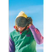 Color SNOW BEACH綠×紫色連帽上衣 $2,190
