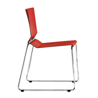 Chair 69<br>獲得2007紅點大獎的設計，椅腳用鋼材製成，椅身則用木材製造。