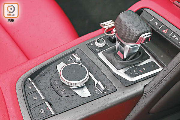 Audi R8 Spyder V10圖片8