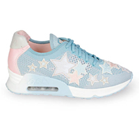 LUCKY STAR鞋身布滿星星圖案，成為春夏創作新亮點。 $1,630