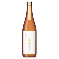 這瓶亞麻貓來自秋田新政酒造，特別選用白麴菌釀酒，是新派清酒的先驅，Randy指這瓶酒亦為他的日本酒世界帶來一番新感受。