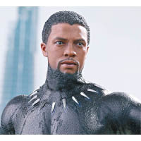 真人頭雕出自So Young Lee手筆，似足演員Chadwick Boseman。