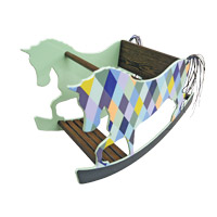 Storm：為2至6歲兒童設計的搖搖椅，飾以彩色菱形圖案，受紐約的旋轉木馬啟發。