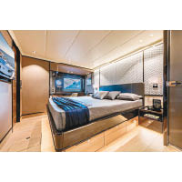 VIP套房備有雙人大床及獨立衞浴設施。
