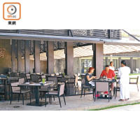 半露天設計的主餐廳Cotta，供應住客早、午、晚三餐。