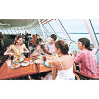 帆船自助餐廳提供多款中西佳餚。