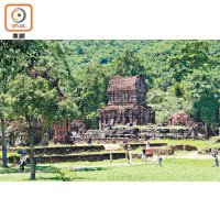 建於公元4世紀至14世紀的美山聖地，是著名的印度教寺廟遺址。