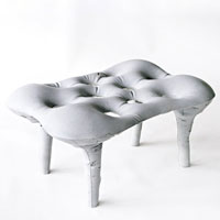 Concrete Side Table<br>屬Concrete Furniture系列，以防水聚氯乙烯製造，需時兩星期烘乾。