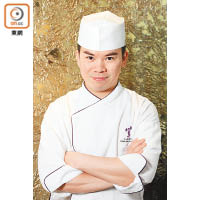 Chef Gary指以味道較清淡的菇菌作鐵板燒，再配搭醬汁、其他食材和清酒，能起到提鮮添味之效。