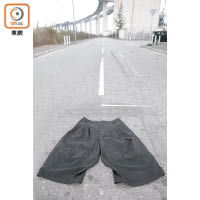 Yuta Matsuoka Medium Rare Exclusive黑色綿質燈籠褲 $3,280（A）