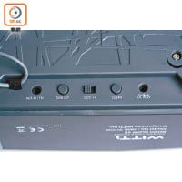 提供AUX IN輸入插口，插上DAP播歌都很方便。