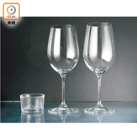 傳統日式清酒杯（左）突出了酒精度，而白酒杯（右）能加深清酒的順滑度，至於專用清酒杯（中）則誘發了清酒本身的香氣以及味道層次，各有長處。