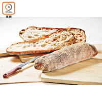 使用Rye Starter製作的法國傳統元祖法包Pain à l’Ancienne Baguette，深得法國人喜愛，但在香港很少機會吃到，一般是塗抹牛油來吃。