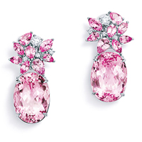 鉑金鑲鑽紫鋰輝石及粉紅色藍寶石花串垂吊耳環 HK$27.3萬（A）