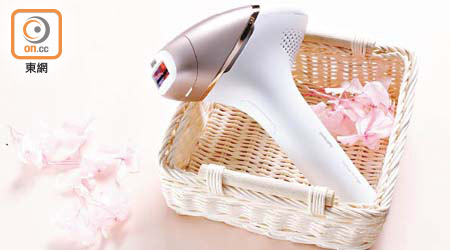 Philips Lumea Prestige IPL彩光脫毛器BRI956 $4,998（A）<br>採用IPL技術，以溫和脈衝光穿透皮膚表層，令毛囊進入「休眠」狀態，防止毛髮再生。