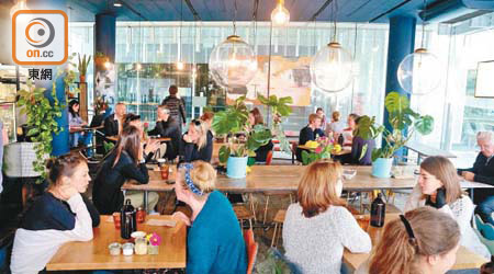 新西蘭人喜歡早上蒲Cafe，Winona Forever店內一早已人頭湧湧。