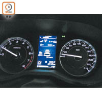 啟動「主動車距控制巡航」功能及設定與前車保持特定距離後，儀錶板中央小屏幕會有相關資訊顯示。