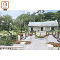 柯士甸山遊樂場是英治香港時代港督別墅的後山花園，設計極具歐洲風味。