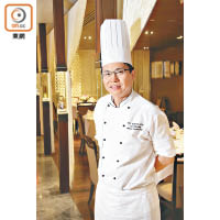 賴正成師傅入行超過30年，現為北角一間酒店高級中菜廳行政總廚，於2012至2016年帶領餐廳奪得米芝蓮1星榮譽，在2016年考取中華廚藝學院的大師級中廚師技能測試專業資格。