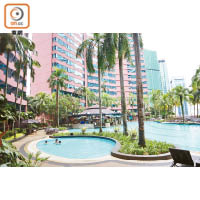 吉隆坡萬麗酒店娛樂設施多樣，包括室內外都有泳池，還有Mandara Spa中心。