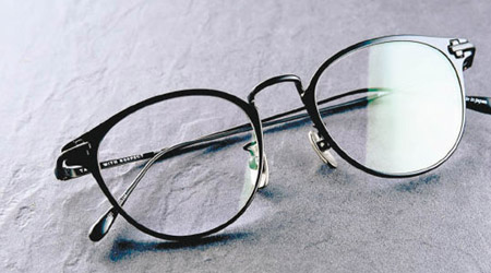 the WAREHOUSE optical×TAYLOR WITH RESPECT Plural以磨沙黑魂配色設計。$3,680