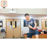 吳宇燊同學憶述初學擊球時屢遇挫折，但憑着屢敗屢戰的精神，最終他在比賽中為隊伍擊出2個全壘打。
