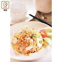 蝦膏海鮮炒飯<br>泰國人特別鍾情炒飯，無論用菠蘿或海鮮炒飯很多時會加蝦膏調味，有提鮮的作用亦令飯餸更香口。