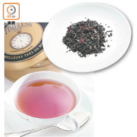 深紅色的洛神花帶酸性，和濃郁的黑茶拼配，剛好起中和作用。