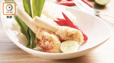越式蔗蝦<br>傳統講求彈牙鮮味，故一般均會以先蒸後炸的方法烹調，令蝦肉更為爽口。