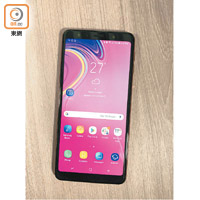 Galaxy A7用上6吋全屏設計，屏佔比相當高。<br>售價：待定