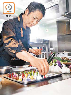 Chef Seiji Tsushimi指現時每做一道菜，都選用日本在地食材，再加個人意念創作，令其設計的法國菜更見心思。
