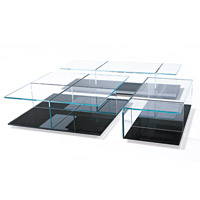Mex<br>由一組高透明度玻璃矮桌組成的茶几，用家可因應空間需要把它分拆重組，設計富靈活性。