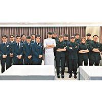 Chef Choi坦言打拚了多年才儲夠錢開設個人餐廳，與團隊供應別具創意的韓式歐陸菜。